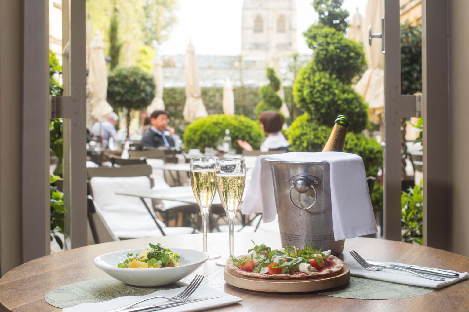 0001 - 2019 - Quod Restaurant & Bar - Oxford - High Res - Italian Terrace Dining Champagne - Web Hero