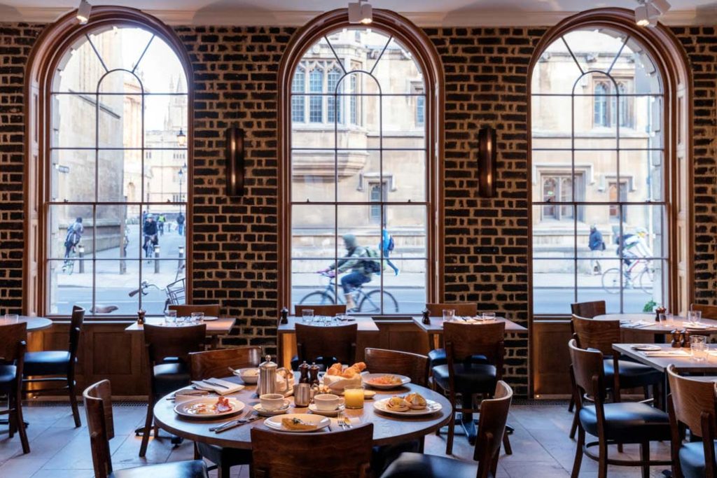 0040 - 2016 - Quod Restaurant & Bar - Oxford - High Res - Dining Windows High Street - Web Feature